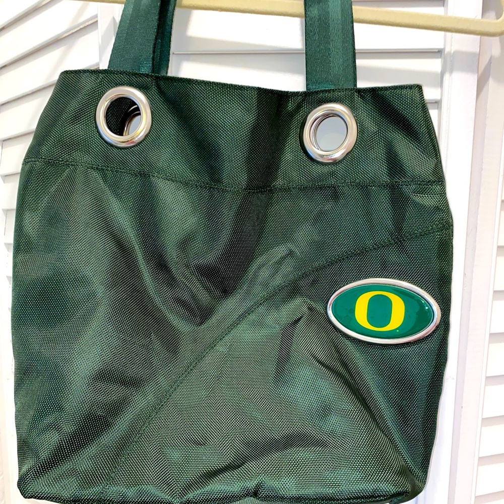 UNIV. of OREGON DUCKS “Nylon Tote” 13.5x14” Green w/Yellow”0” Zip Pockets NWOT